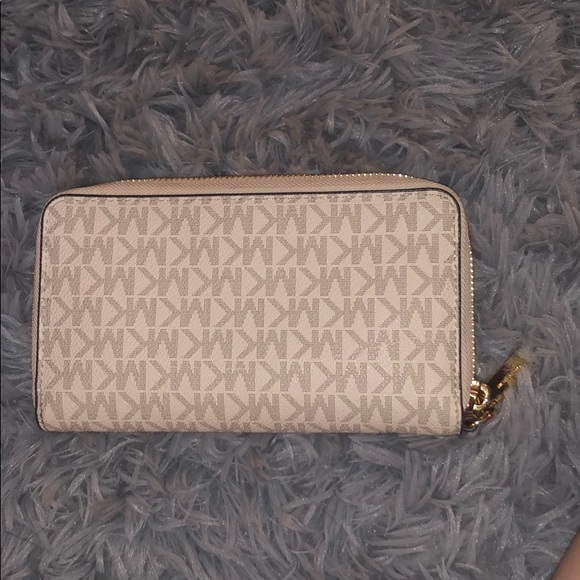 Michael Kors Wristlet / Clutch - Picture 2 of 3